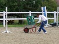 mit Tim, der den schubkarren gut beherrschte